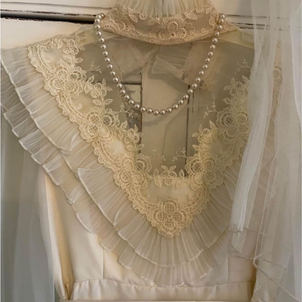 Vintage Wedding Dress - Picture 6 of 7